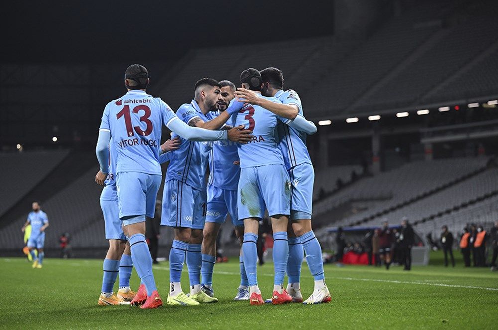 Güncelleme geldi! Süper Lig'de zirve yarışı... 5