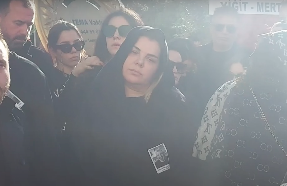 Elif Karlı'nın eşi Cengiz Karlı son yolculuğuna uğurlandı 12