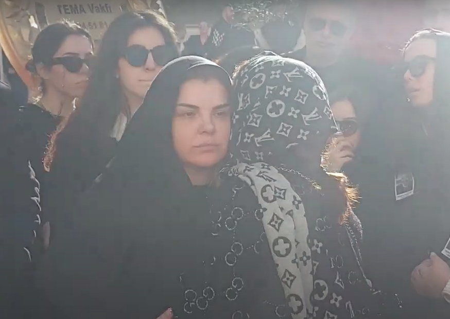 Elif Karlı'nın eşi Cengiz Karlı son yolculuğuna uğurlandı 11