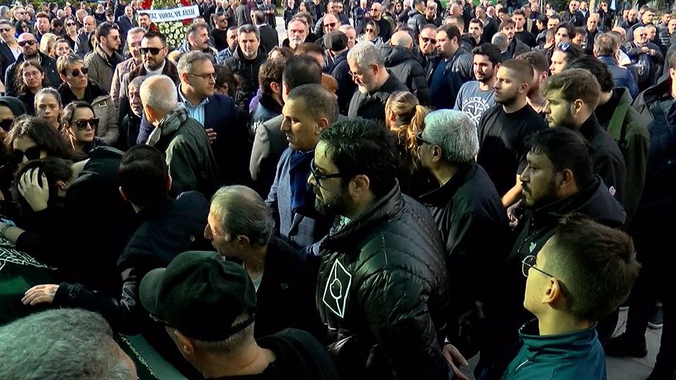 Elif Karlı'nın eşi Cengiz Karlı son yolculuğuna uğurlandı 6