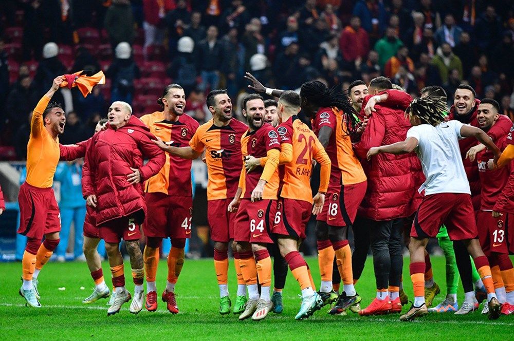 Galatasaray'a sürpriz golcü! O isim gidecek o isim gelecek... 1