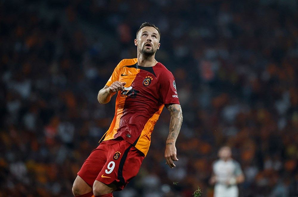 Galatasaray'a sürpriz golcü! O isim gidecek o isim gelecek... 2