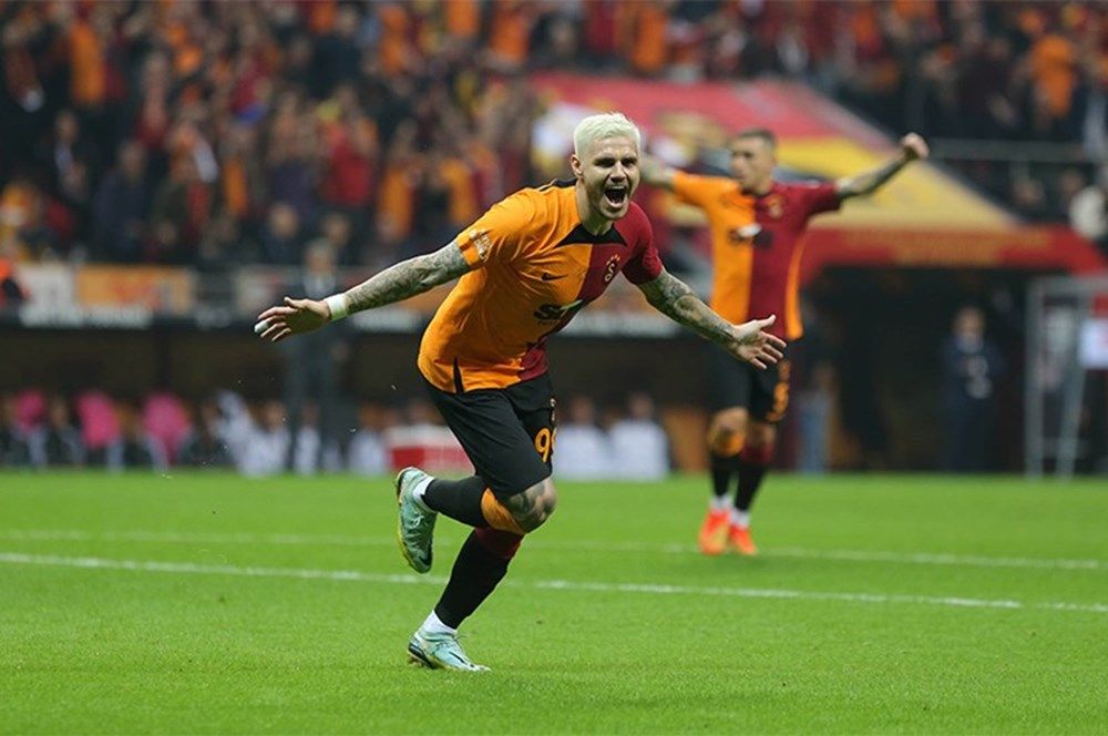 Galatasaray'a sürpriz golcü! O isim gidecek o isim gelecek... 4