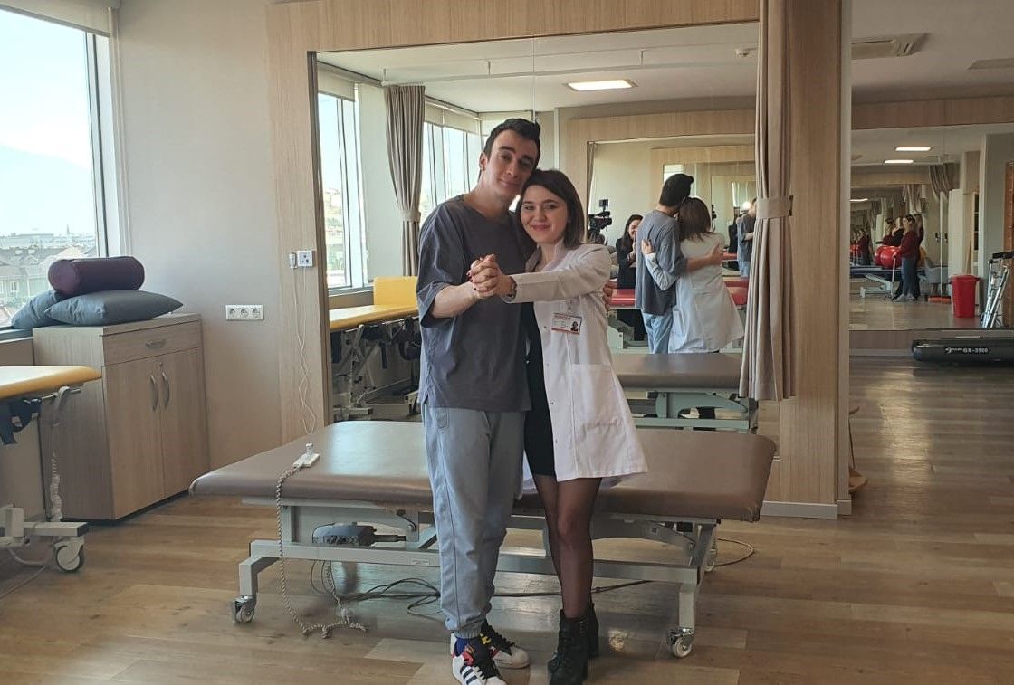 Amasya'daki kazada boynu kırılan Sergen Deveci hastaneden 44 gün sonra taburcu oldu 10