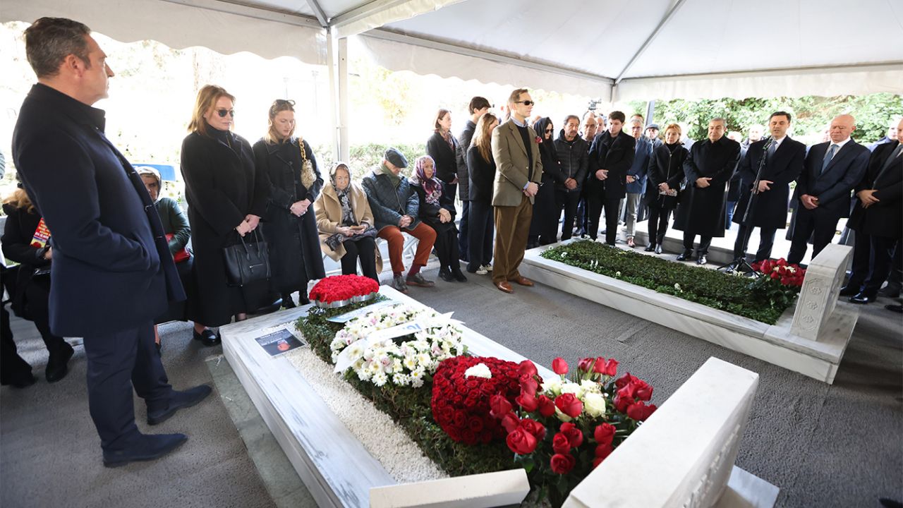 Mustafa Koç ölüm yıl dönümünde kabri başında anıldı 6