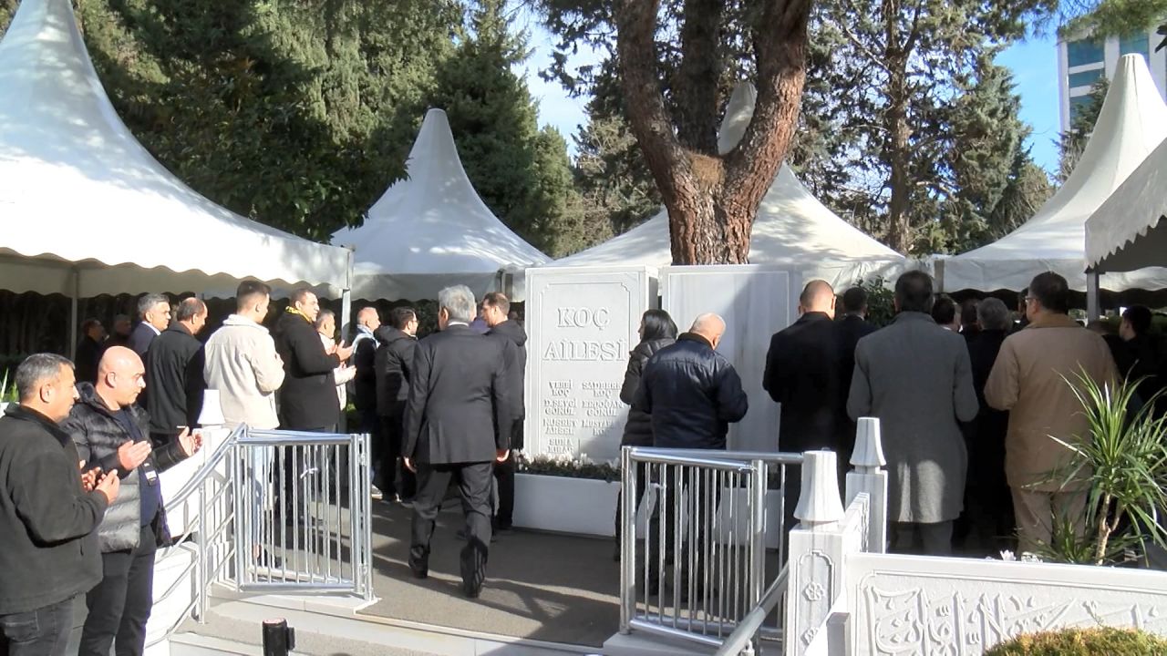Mustafa Koç ölüm yıl dönümünde kabri başında anıldı 3