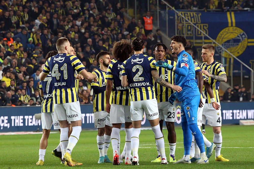 Teklif yağıyor! Fenerbahçe'yi bekleyen büyük tehlike... 1