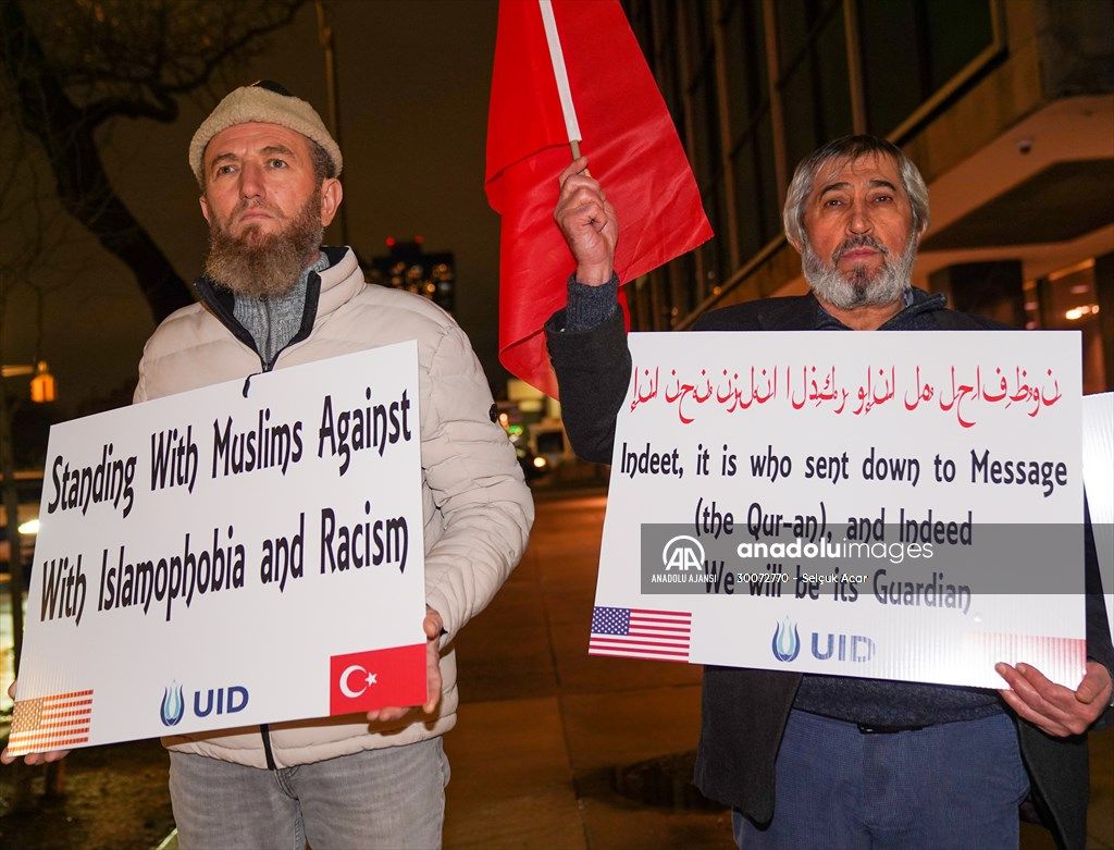 İsveç'te Rasmus Paludan'ın Kur'an-ı Kerim'i yakması New York'ta protesto edildi 4
