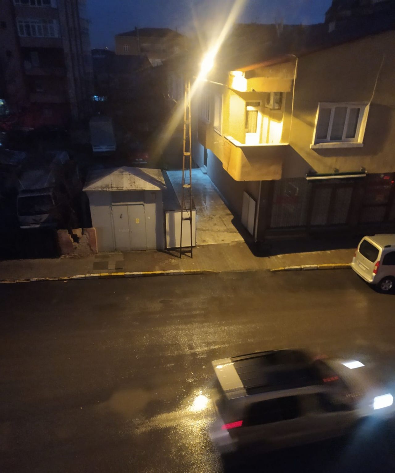 Meteoroloji müjdeyi verdi! İstanbul'da kurak günlerin ardından yağmur yağdı 5