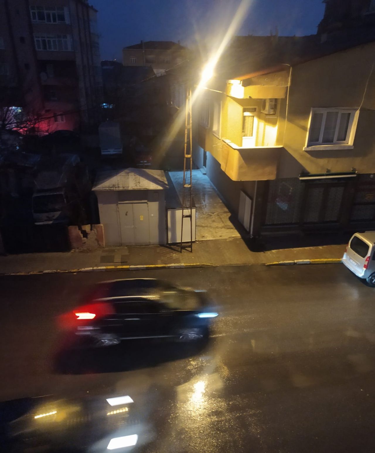 Meteoroloji müjdeyi verdi! İstanbul'da kurak günlerin ardından yağmur yağdı 4