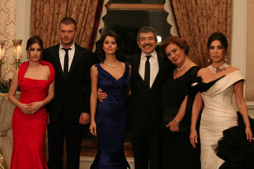 'Bihter' adıyla filmi çekilecek 'Aşk-ı Memnu' dizisinin oyuncu kadrosu belli oldu 3