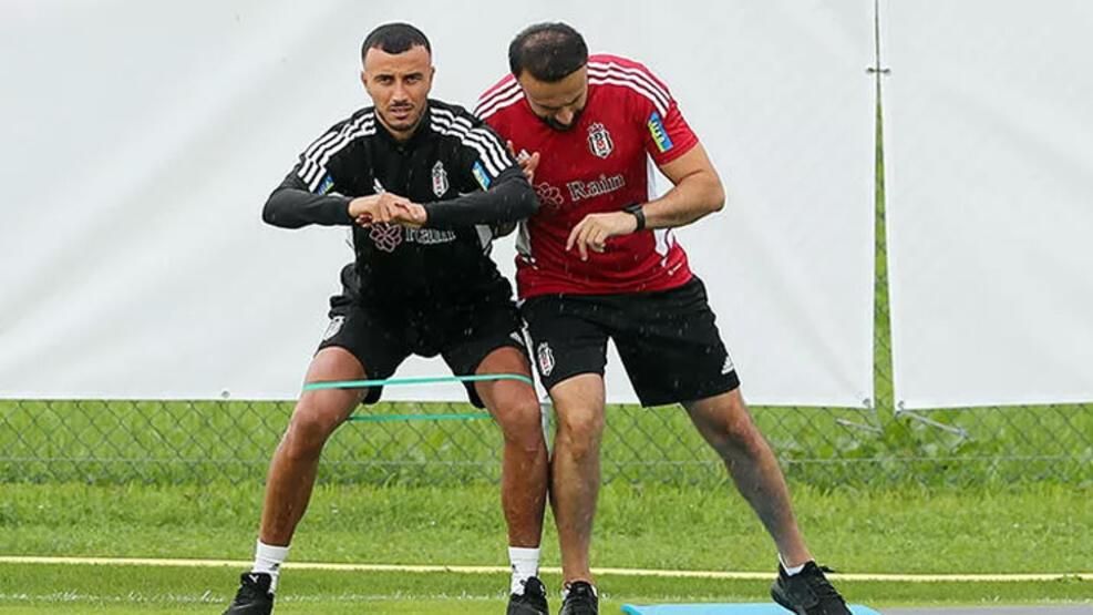 Beşiktaş'tan bomba hamle! 2 milli oyuncu için görüşmelere başladı... 2