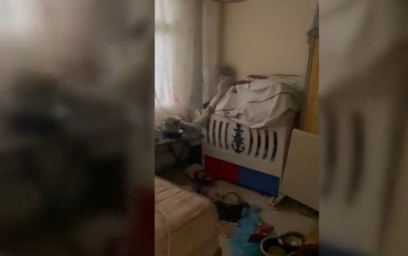 Bir çöp ev skandalı daha: İstanbul Eyüpsultan'da çöp evden 3 çocuk çıktı! 5