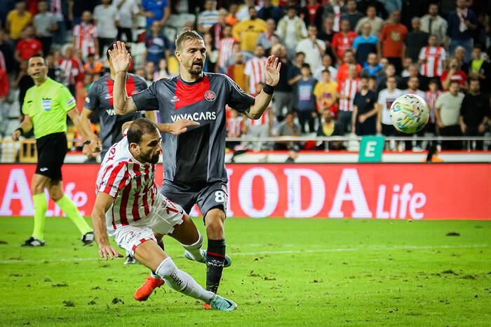 Caner Erkin'in yeni adresi belli oldu! İstanbul devine imza atıyor... 8