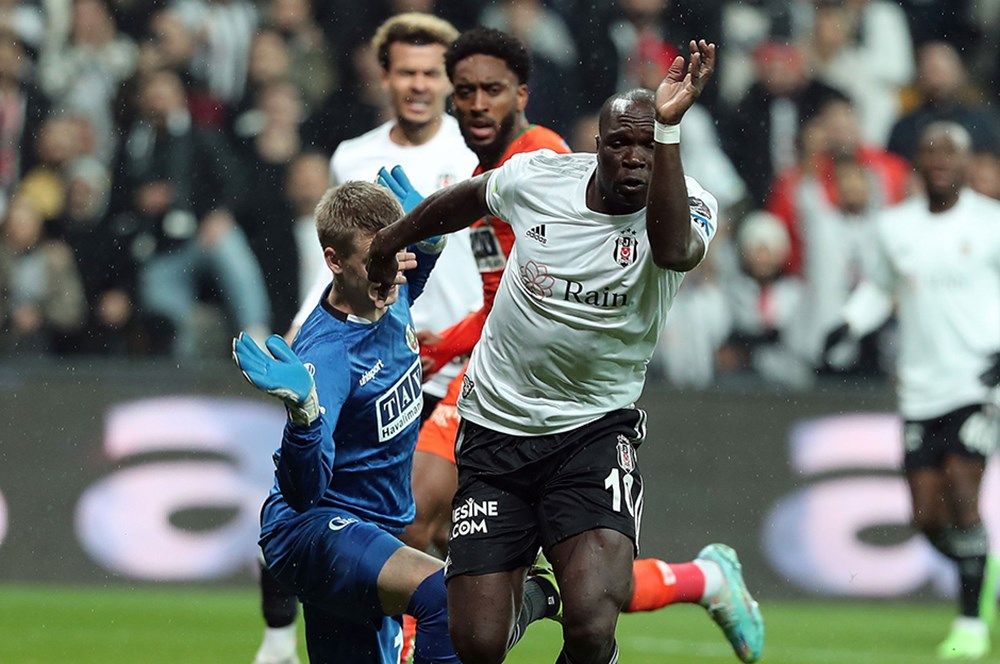 Beşiktaş tarihine geçti! Zirvenin tek sahibi Cenk Tosun... 14