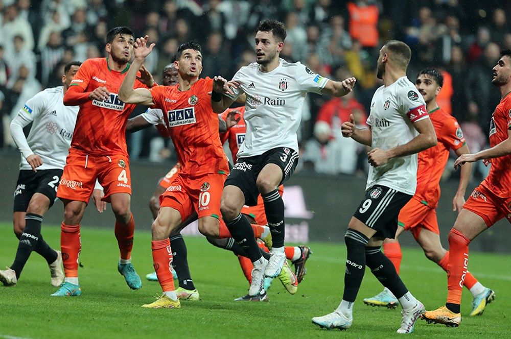 Beşiktaş tarihine geçti! Zirvenin tek sahibi Cenk Tosun... 2