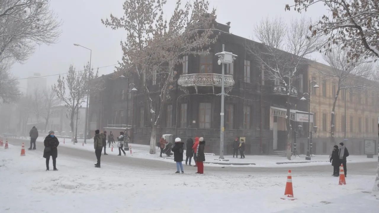 Birçok kent beyaza büründü! İşte yurttan kar manzaraları 28
