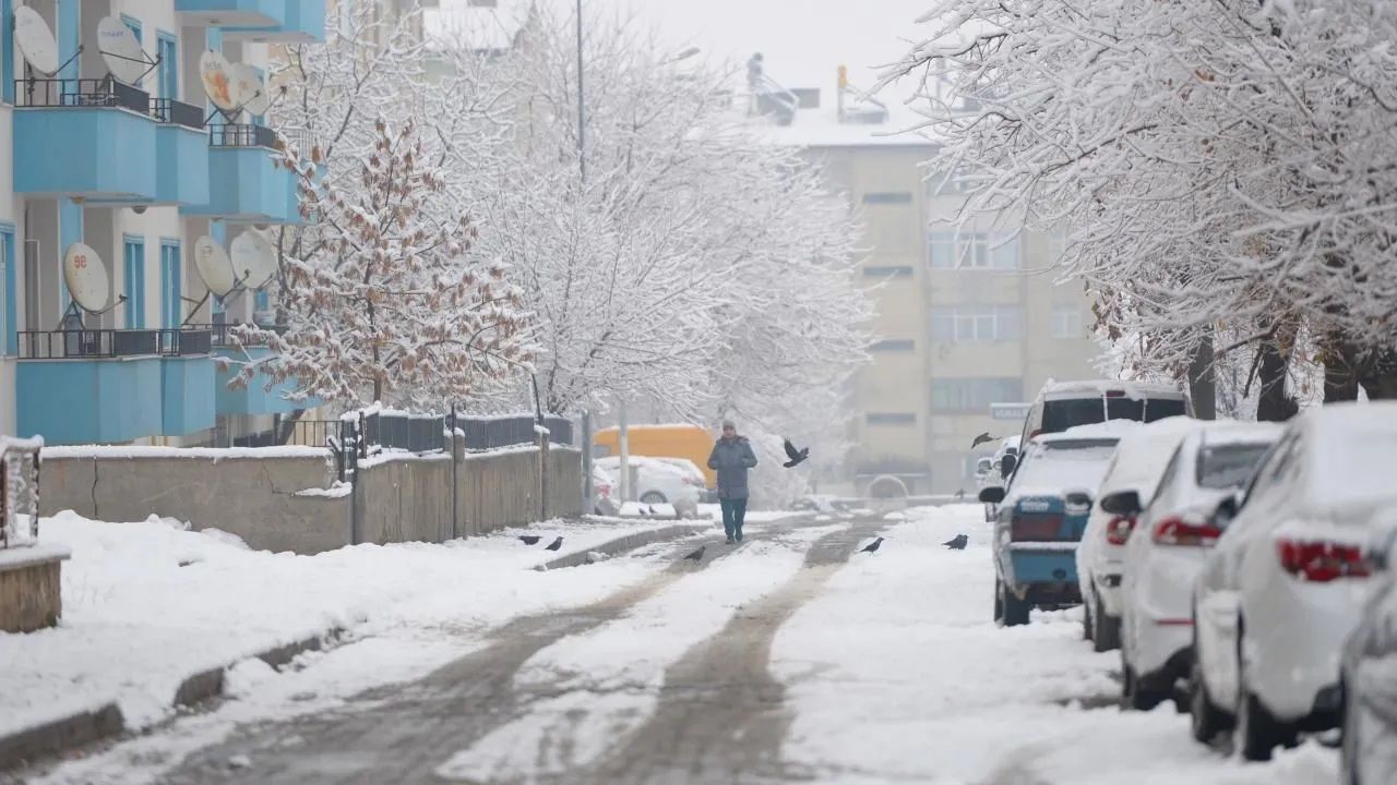 Birçok kent beyaza büründü! İşte yurttan kar manzaraları 7