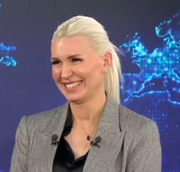 Sosyal medya trolleri allayıp pulladı! İşte çakma Targaryen'in yolsuzlukları... 3