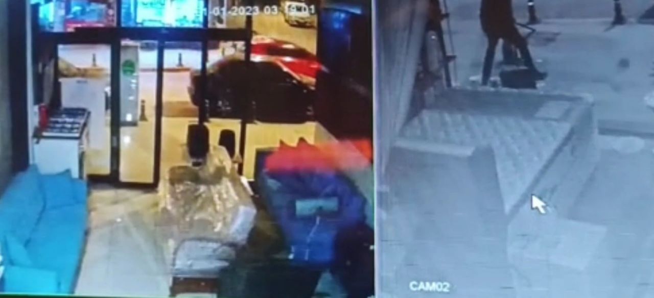 Hülya Avşar'ın karton maketine saldırı 2