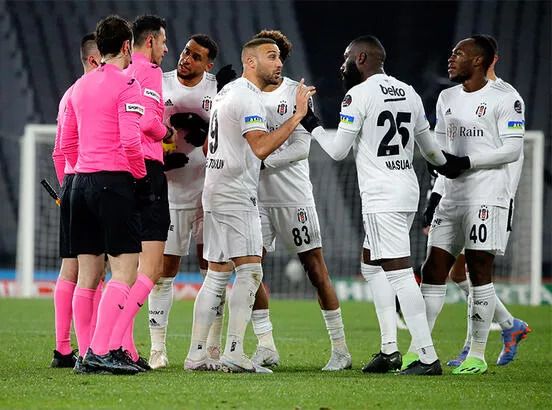 Beşiktaş'ın yıldızından olay hareket! Şenol Güneş'i çıldırttı... 1