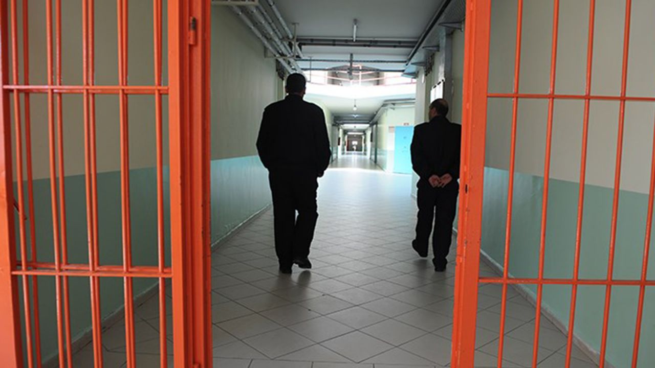 Cezaevlerinde Müstehcen yazı ve fotoğrafa yasak getirildi 1