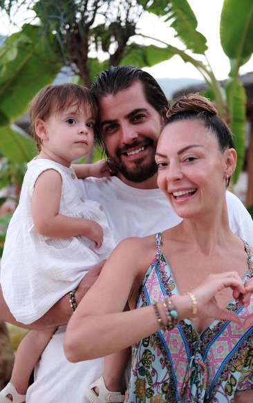 Özge Özder'in müzisyen eşi Sinan Güleryüz apar topar ameliyata alındı 6