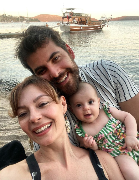Özge Özder'in müzisyen eşi Sinan Güleryüz apar topar ameliyata alındı 1