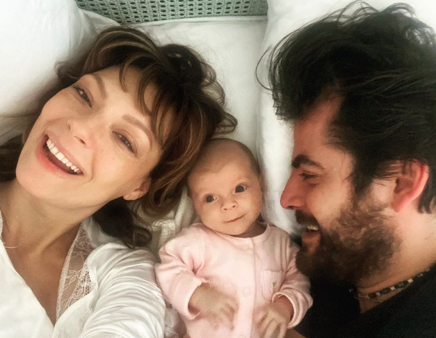 Özge Özder'in müzisyen eşi Sinan Güleryüz apar topar ameliyata alındı 2