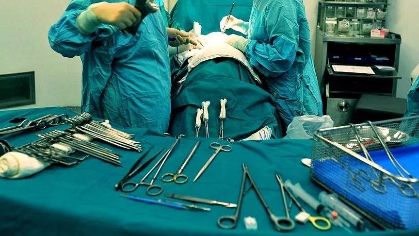 Ünlü doktordan 'alkollü ameliyat' skandalı! Yağ aldırmak isterken ölümden döndü... 2