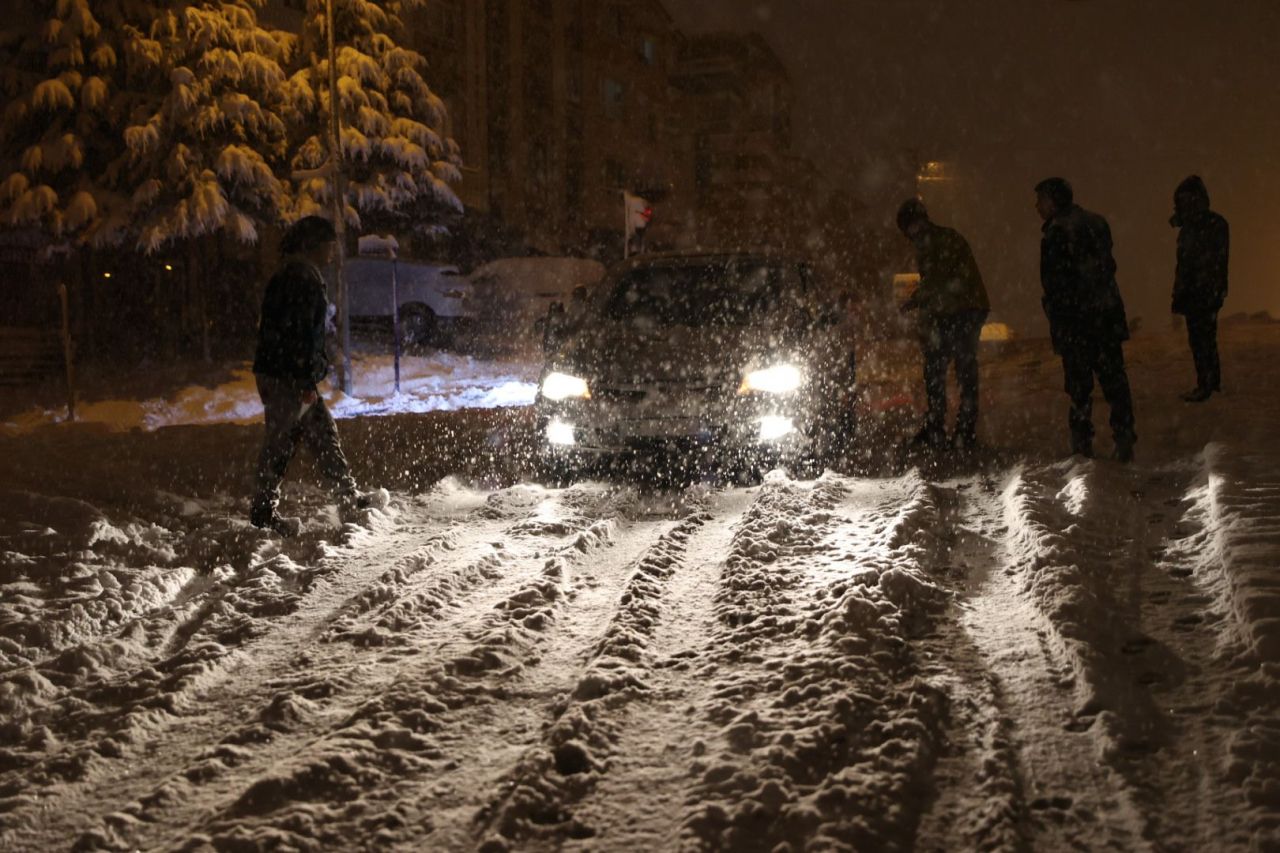 Ankara’da kar etkisini artırdı! Yeni uyarı yapıldı 3