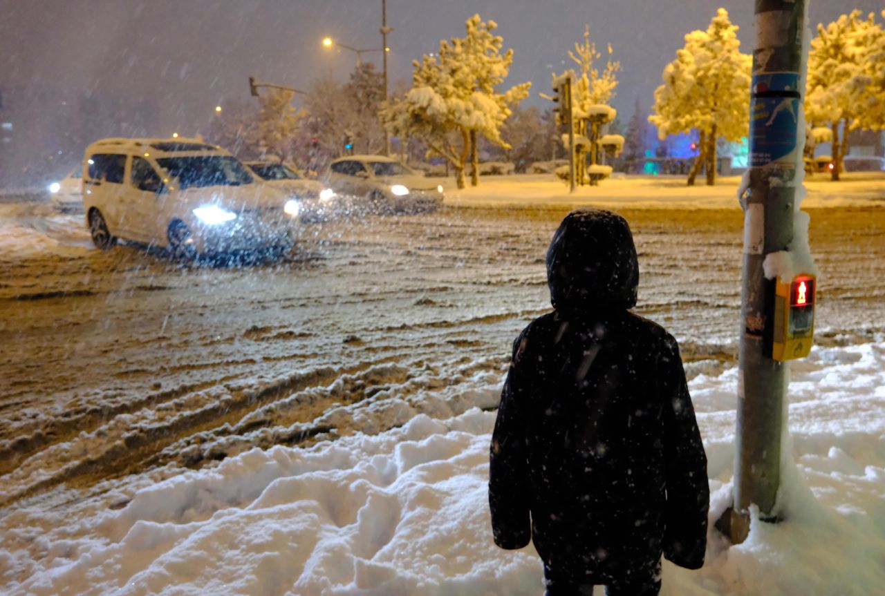 Ankara’da kar etkisini artırdı! Yeni uyarı yapıldı 15