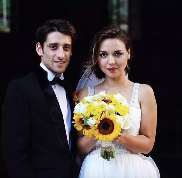 Geniş Aile'nin Zekai'si Bora Akkaş dünyaevine girdi 4