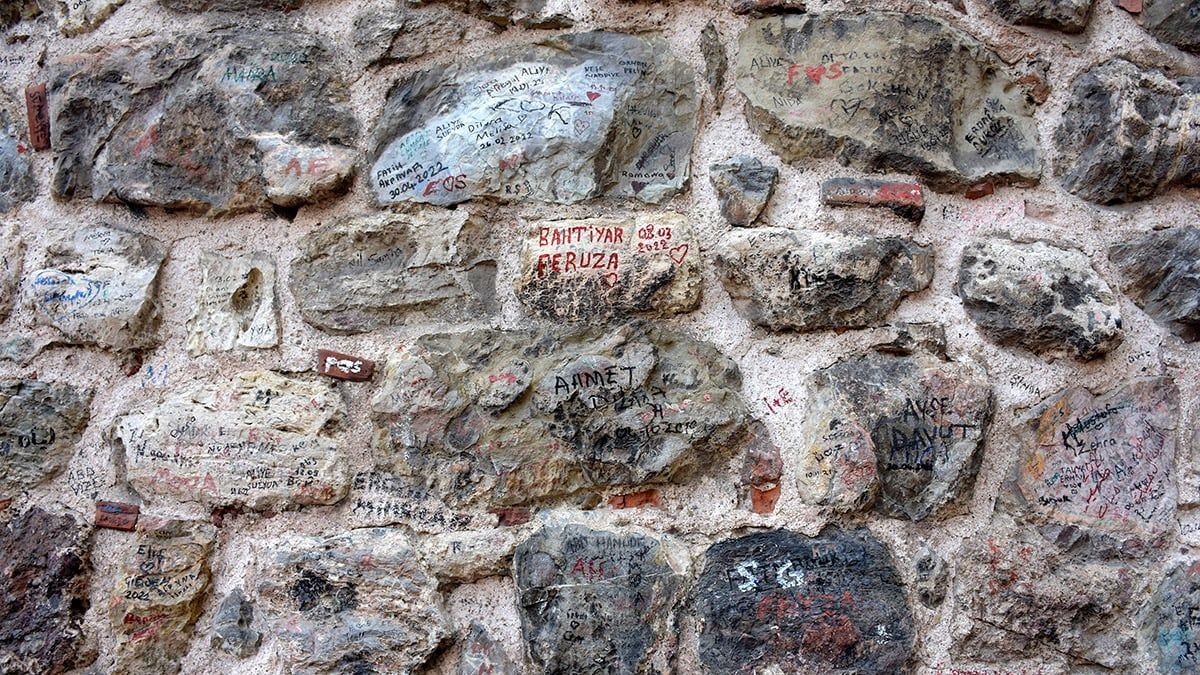 'Tarihimize saygısızlık'! Galata kulesi isim tabelasına döndü 4