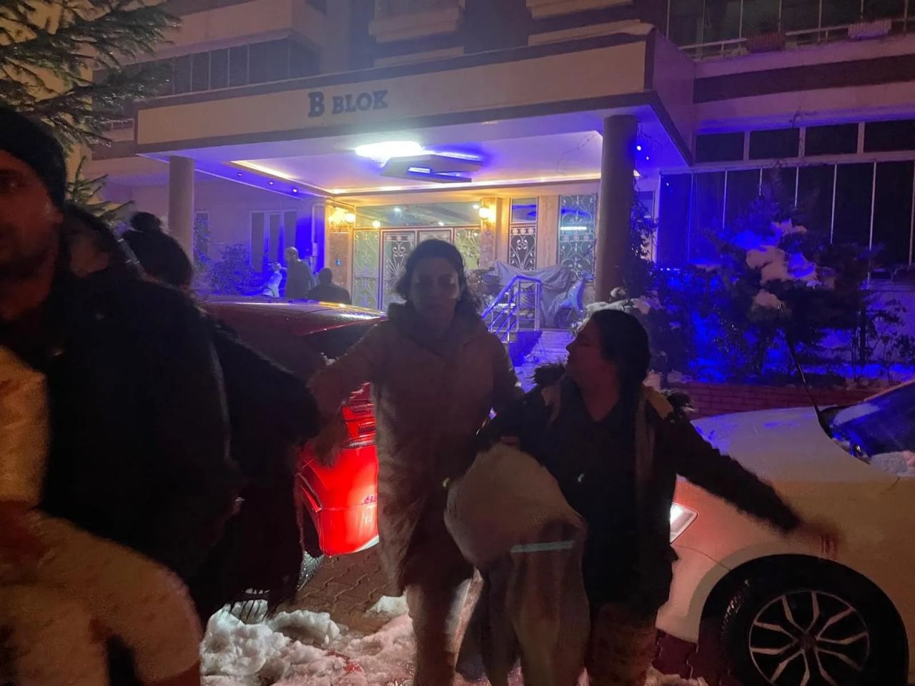 Kahramanmaraş'ta 7.4 büyüklüğünde deprem! Diyarbakır ve Malatya'da binalar yıkıldı 11