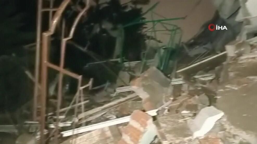 Türkiye'nin yarısı hissetti! İşte deprem bölgesinden görüntüler... 1