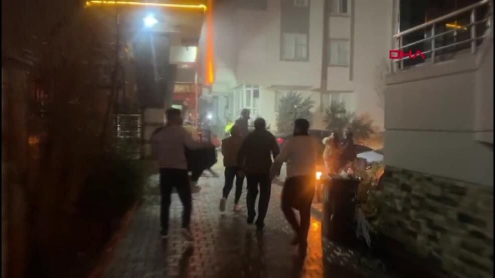 Türkiye'nin yarısı hissetti! İşte deprem bölgesinden görüntüler... 4