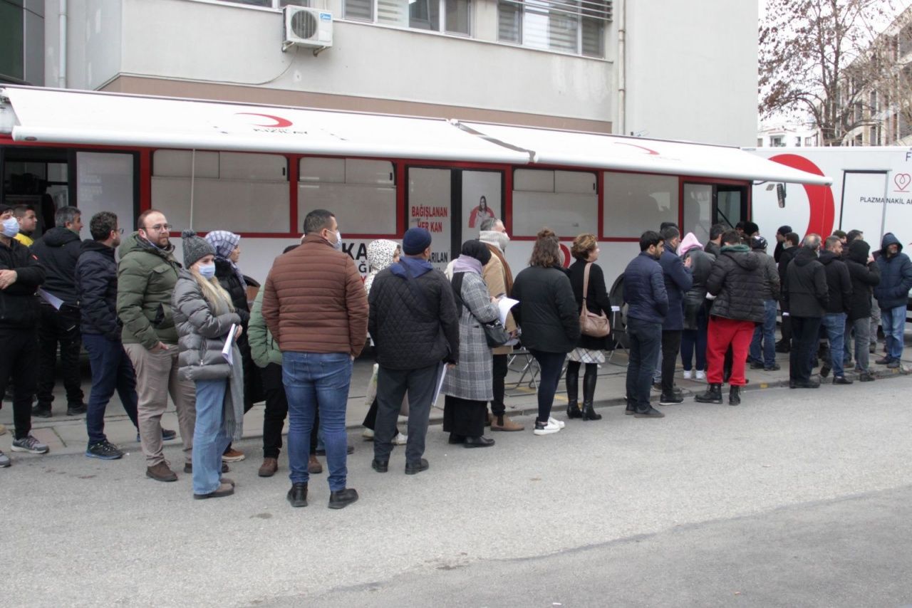 Türk milleti tek yürek oldu! Kahramanmaraş depremi sonrası yurt genelinde seferberlik 12