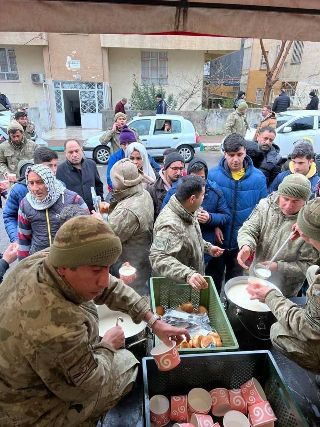 Türk milleti tek yürek oldu! Kahramanmaraş depremi sonrası yurt genelinde seferberlik 15