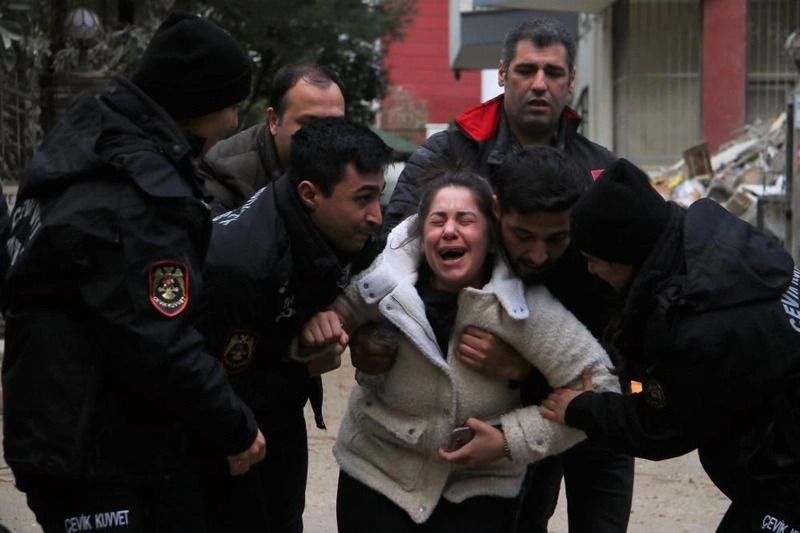Göçük altında kalmışlardı! Saatler sonra gelen mucize kurtuluş... 17