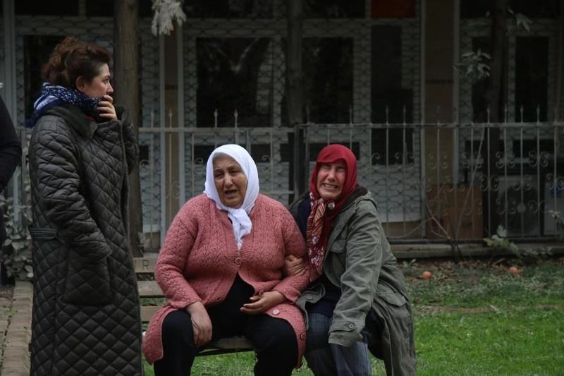 Göçük altında kalmışlardı! Saatler sonra gelen mucize kurtuluş... 16