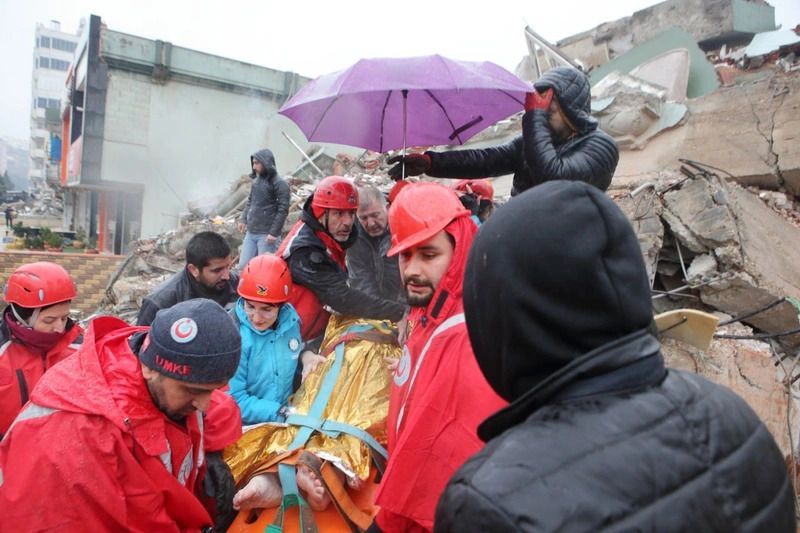Göçük altında kalmışlardı! Saatler sonra gelen mucize kurtuluş... 21