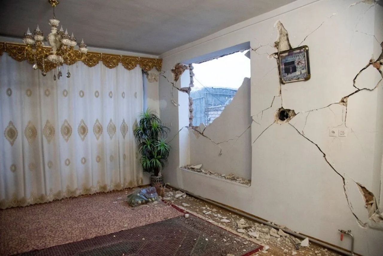 Türkiye'de ki deprem çevre ülkeleri de vurdu! Mısır'dan İran'a acının fotoğrafları 4