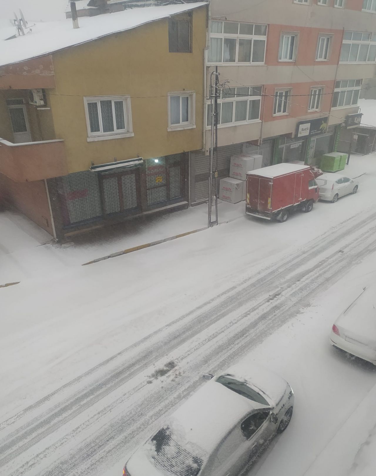 Meteorolojinin uyarılarının ardından İstanbul beyaza büründü 1