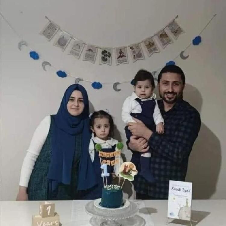 Enkazdan kurtulup, eşi ve oğlunun cenazesine katıldı! 2