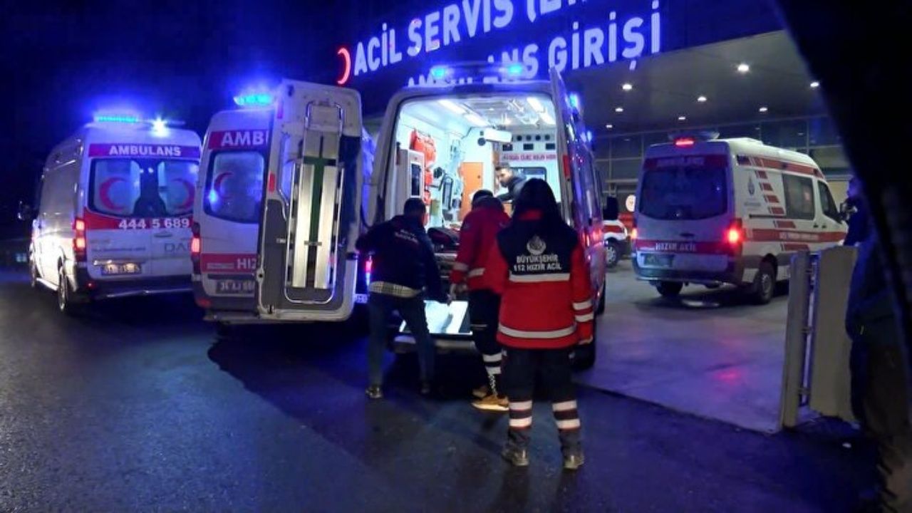 Depremde yaralanan 51 kişi askeri uçakla İstanbul'a getirildi 1