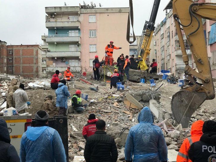 Acının tarifi yok... Deprem sonrası ülkeyi yasa boğan görüntüler... 14