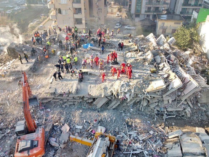 Acının tarifi yok... Deprem sonrası ülkeyi yasa boğan görüntüler... 17