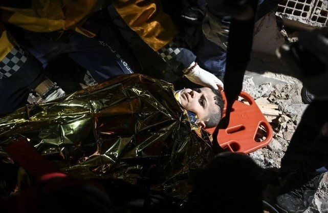 Acının tarifi yok... Deprem sonrası ülkeyi yasa boğan görüntüler... 8
