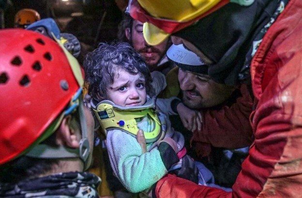 Acının tarifi yok... Deprem sonrası ülkeyi yasa boğan görüntüler... 9
